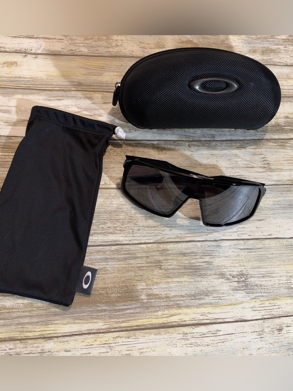 Oakley Sutro Polished Black Prizm Black Shield Sunglasses + Case